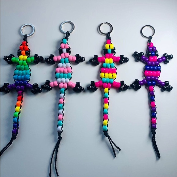Handmade Pride Beaded Lizard Keychains - Picture 2 of 4